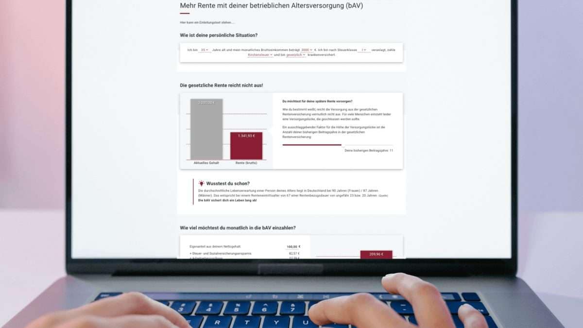 Laptop mit Bildschirm, der Informationen zur betrieblichen Altersversorgung anzeigt.