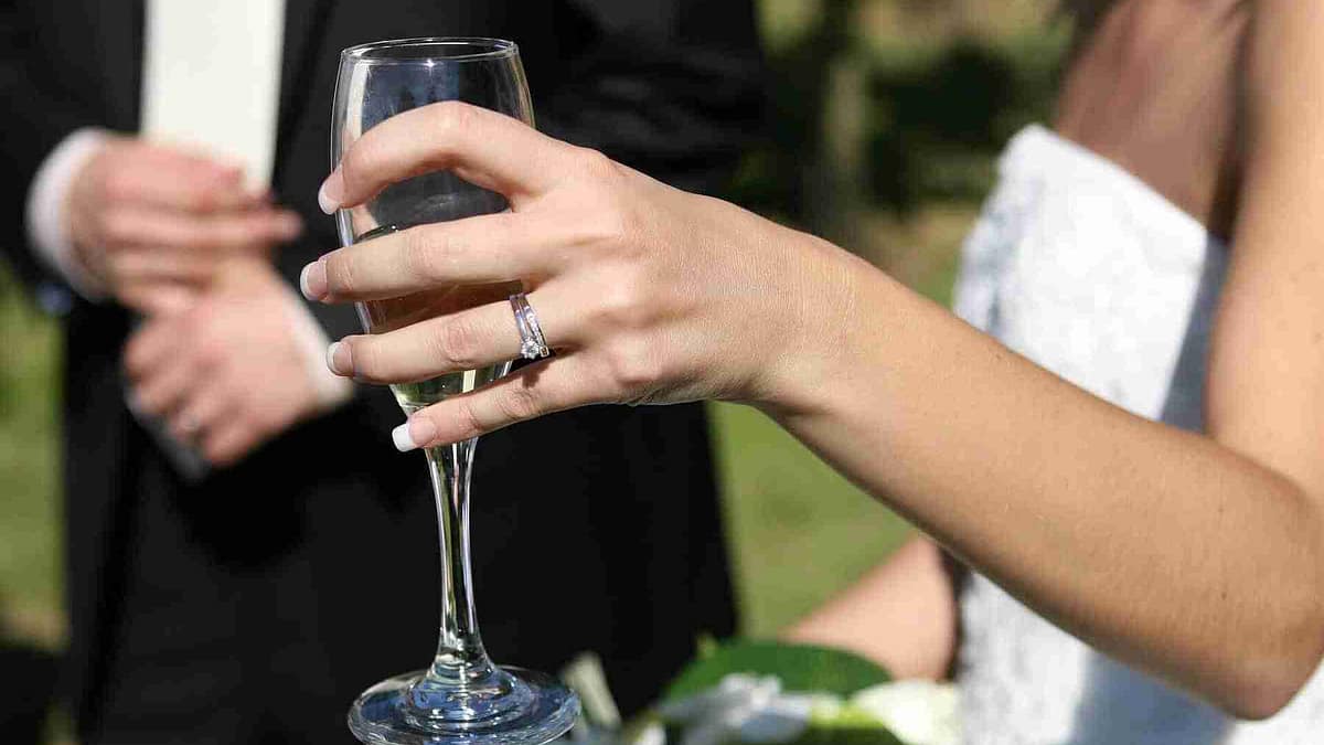 Hochzeitsversicherung, Hochzeitsversicherung, Westfalen Versicherungsmakler - Versicherungsmakler & Versicherungsberater für Dortmund, Münster, Hamm, Bochum, Herne, Gelsenkirchen, Bottrop, Bielefeld, Paderborn, Recklinghausen, Detmold, Gütersloh, Coesfeld, Unna, Hagen, Höxter und ganz Westfalen.