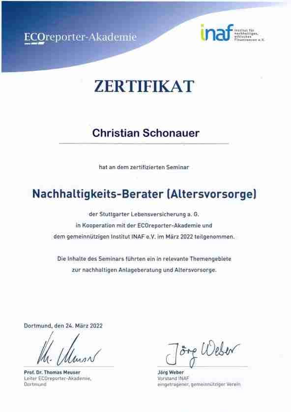 Zertifikat für Nachhaltigkeitsberater von der ECOreporter-Akademie mit Unterschriften.