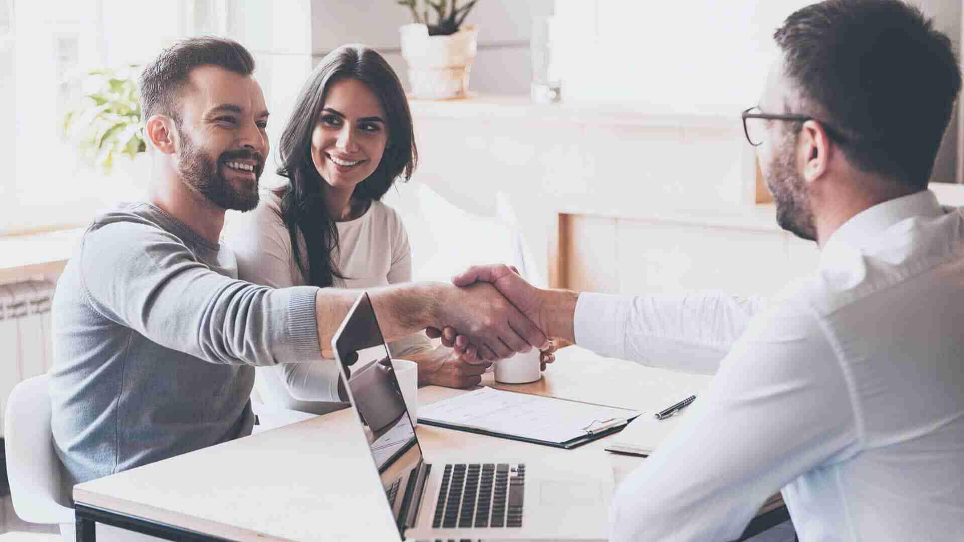 Rhein Insurance: Unabhängiger Versicherungsmakler und Finanzberater in Düsseldorf.