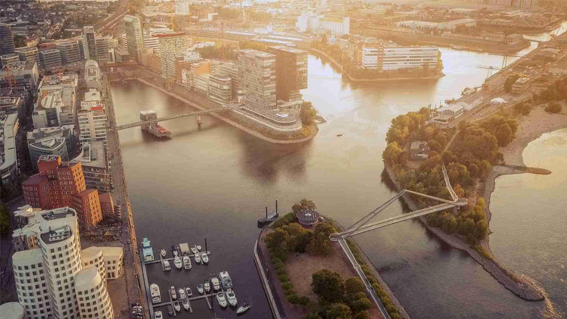 Rhein Insurance: Unabhängiger Versicherungsmakler und Finanzberater in Düsseldorf.